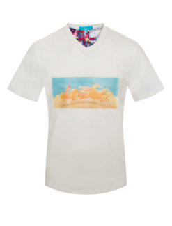 White T-Shirt with Galoping Horses Motif (A1001) BAKLLIN-8005